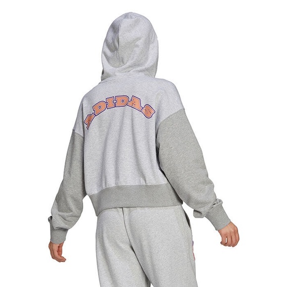 adidas Originals Tops - NWT Adidas Women’s Logo Play Cropped Hoodie Size Small